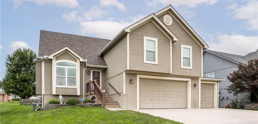 Homes for Sale in Kansas City, MO 64155 | 1112 NW 112th Terrace