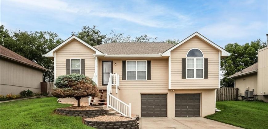 Homes for Sale in Smithville, MO 64089 | 19310  Diamond Lane