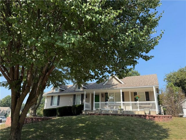 Homes for Sale in Kearney, MO 64060 | 806 E 18th Street