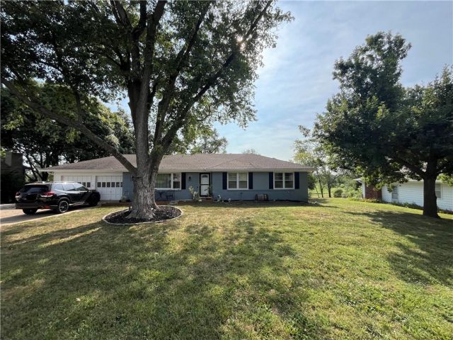 Homes for Sale in Smithville, MO 64089 | 505  Spelman Drive