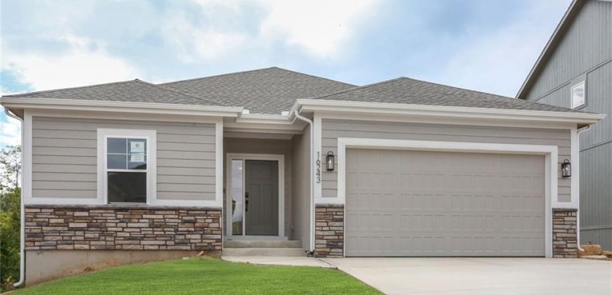 Homes for Sale in Parkville, MO 64152 | 16243  Giorgia Street