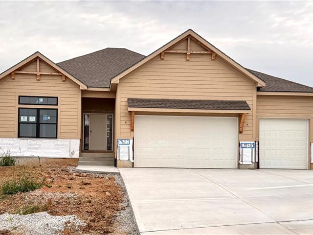 Homes for Sale in Kansas City, MO 64157 | 7602 NE 103rd Street