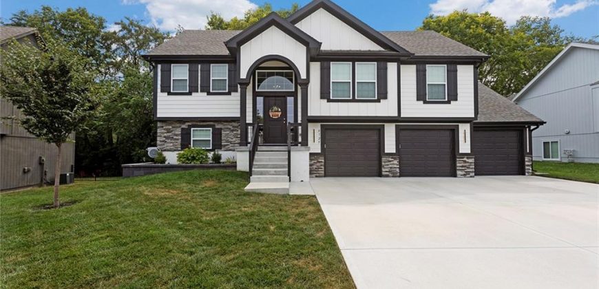 Homes for Sale in Kansas City, MO 64156 | 6125 NE 118th Street