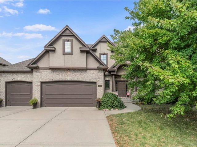 Homes for Sale in Kansas City, MO 64157 | 8919 N Lewis Avenue