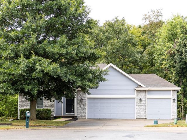 Homes for Sale in Kansas City, MO 64157 | 10900 N Oxford Avenue