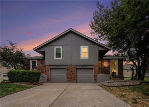 8652-N-Chatham-Avenue-mls-2571483-image-1