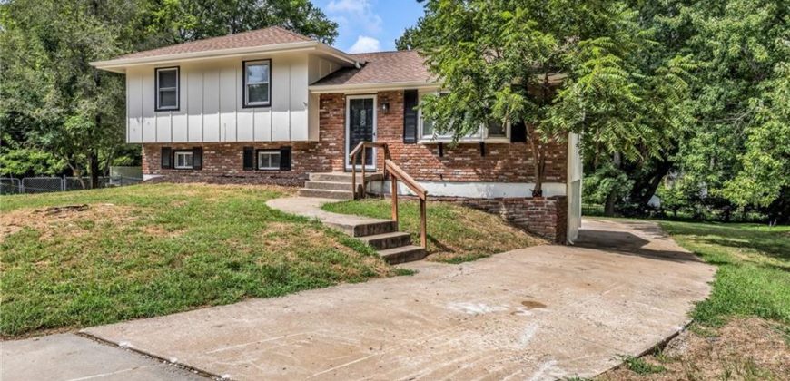 Homes for Sale in Kansas City, MO 64118 | 1620 NW 66th Terrace