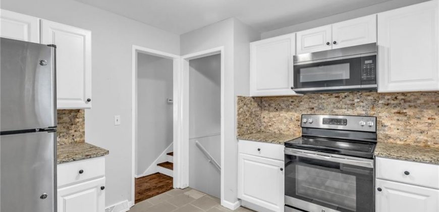 Homes for Sale in Kansas City, MO 64118 | 1620 NW 66th Terrace