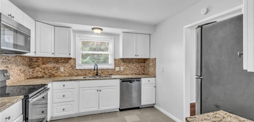 Homes for Sale in Kansas City, MO 64118 | 1620 NW 66th Terrace