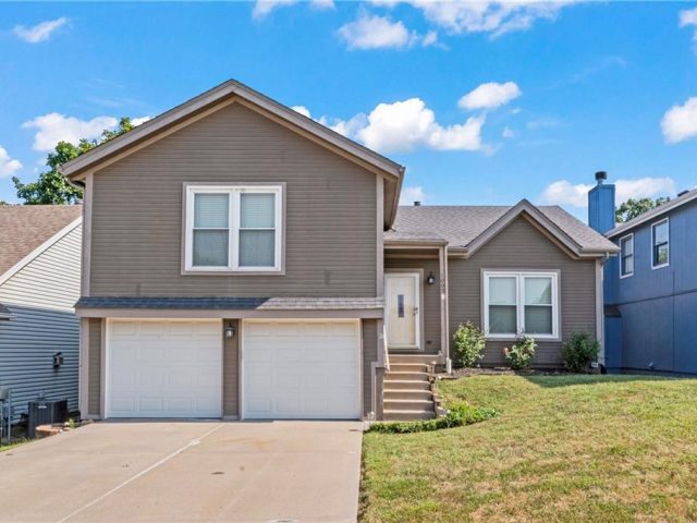 Homes for Sale in Kansas City, MO 64118 | 1002 NW 63rd Street