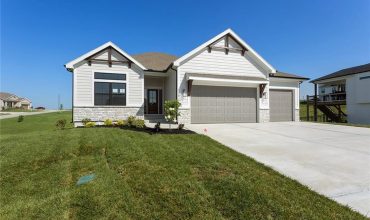 Homes for Sale in Kearney, MO 64060 | 13616  Clover Court