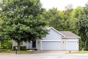 10900 & 10901-N-Oxford-Avenue-mls-2569215-image-1