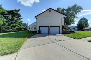 2029--Place Liberte-Drive-mls-2569258-image-1