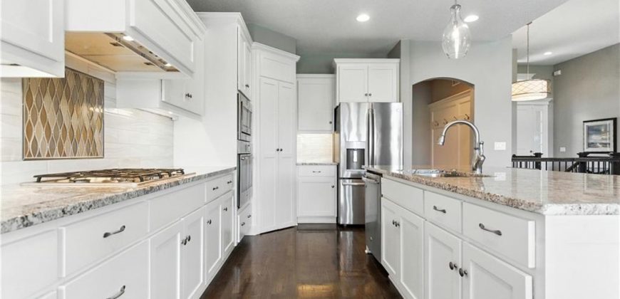 Homes for Sale in Parkville, MO 64152 | 9649  Apple Blossom Lane