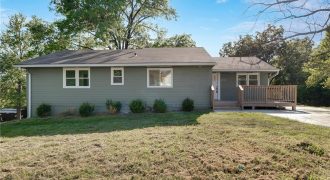 Homes for Sale in Parkville, MO 64152 | 6512 NW Rock Garden Road