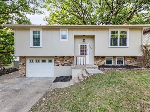 Homes for Sale in Kansas City, MO 64117 | 5321 NE 46th Street