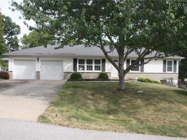 Homes for Sale in Gladstone, MO 64118 | 1314 NE 58 Street