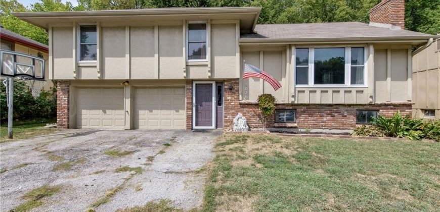 Homes for Sale in Kansas City, MO 64151 | 5026 NW Woody Creek Lane
