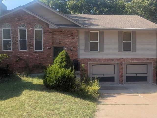 Homes for Sale in Kansas City, MO 64151 | 5826 N Delta Avenue