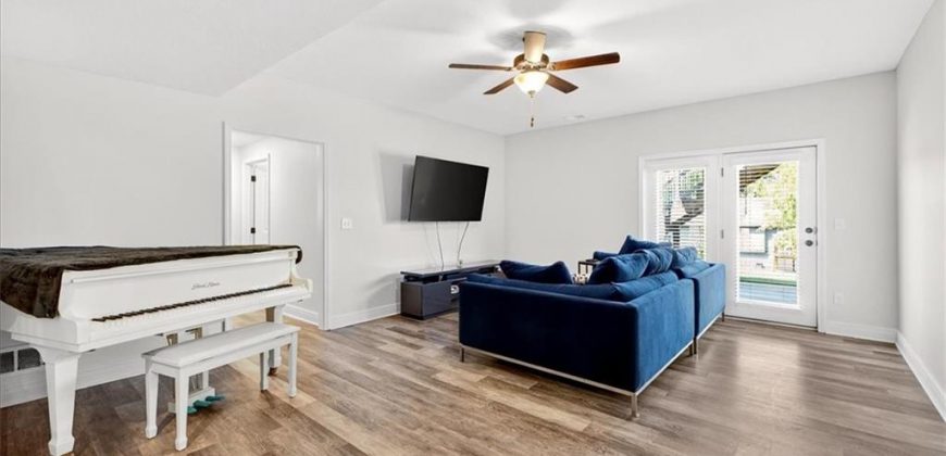 Homes for Sale in Kansas City, MO 64154 | 9518 N Lenox Place