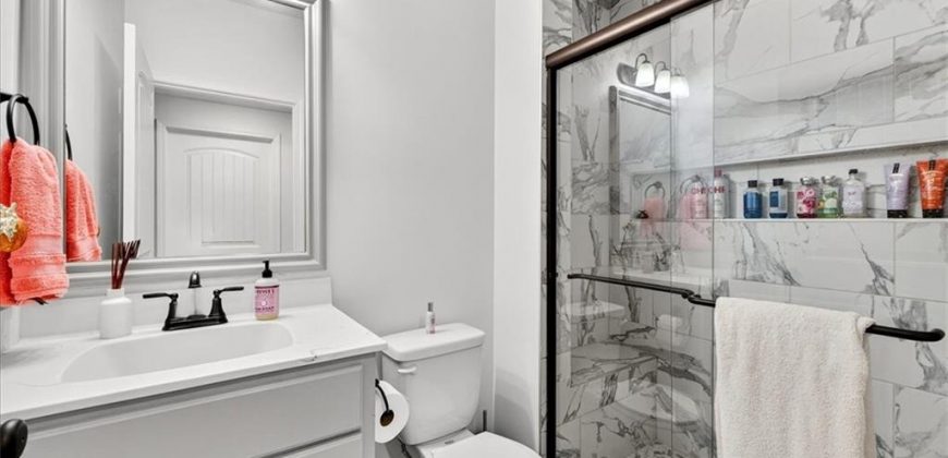 Homes for Sale in Kansas City, MO 64154 | 9518 N Lenox Place