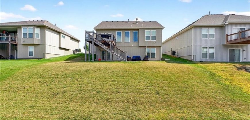 Homes for Sale in Kansas City, MO 64154 | 9518 N Lenox Place