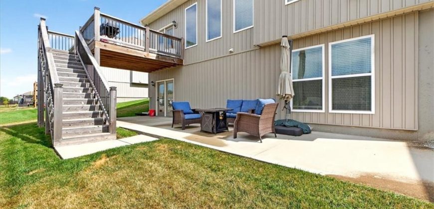 Homes for Sale in Kansas City, MO 64154 | 9518 N Lenox Place