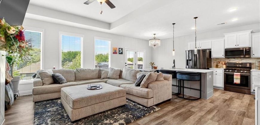 Homes for Sale in Kansas City, MO 64154 | 9518 N Lenox Place