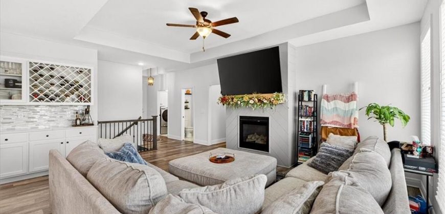 Homes for Sale in Kansas City, MO 64154 | 9518 N Lenox Place