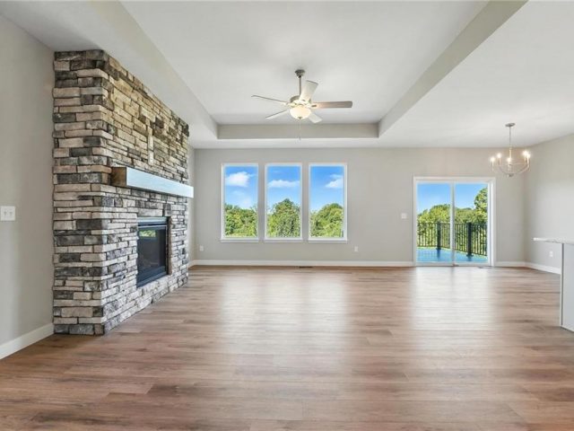 Homes for Sale in Kansas City, MO 64154 | 9702 N Amoret Avenue