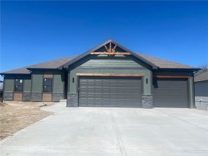 604--Blackhawke-Drive-mls-2545887-image-1