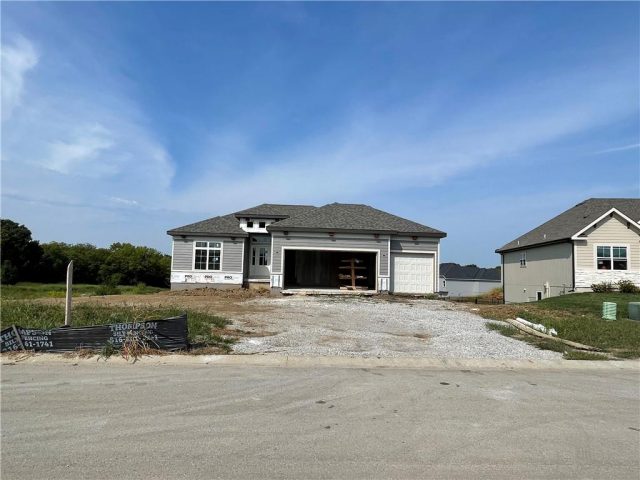 Homes for Sale in Kansas City, MO 64165 | 12146 N Tracy Avenue