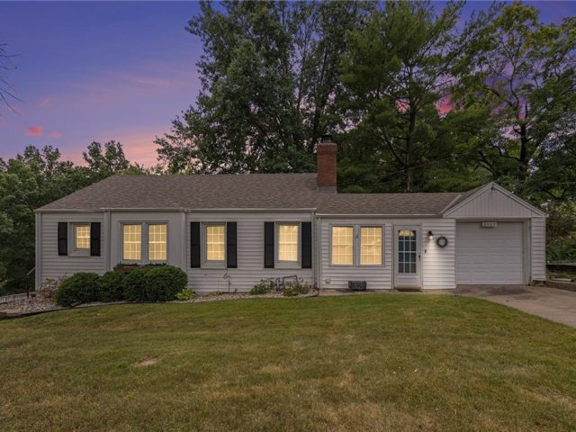 Homes for Sale in Parkville, MO 64152 | 8409  Hilltop Road