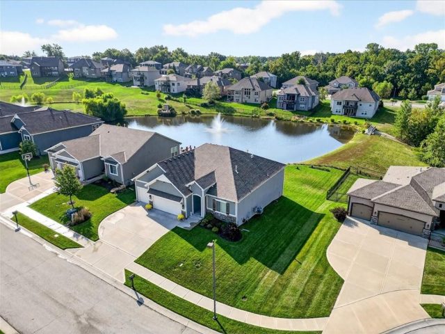 Homes for Sale in Parkville, MO 64152 | 13495 NW 73rd Street