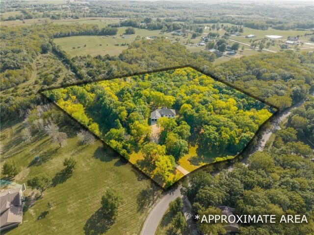 Homes for Sale in Smithville, MO 64089 | 1619  Sunrise Drive