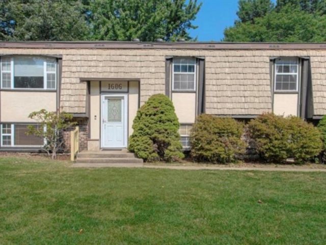 Homes for Sale in Kansas City, MO 64118 | 1606 NW 66th Street