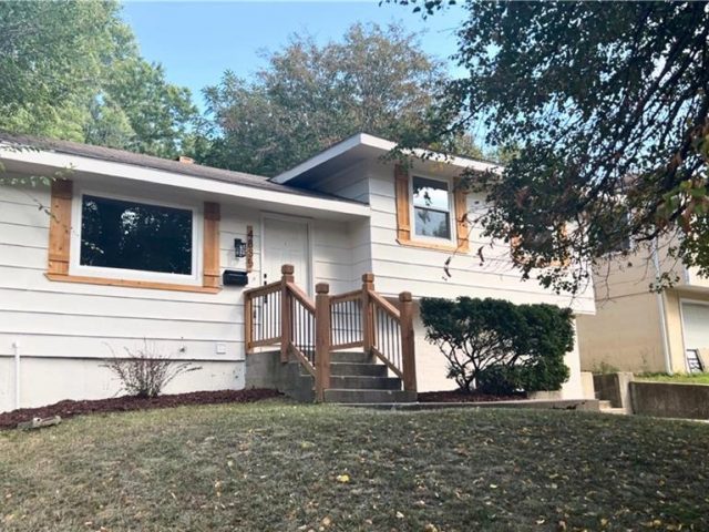 Homes for Sale in Kansas City, MO 64119 | 4835 N Manchester Avenue