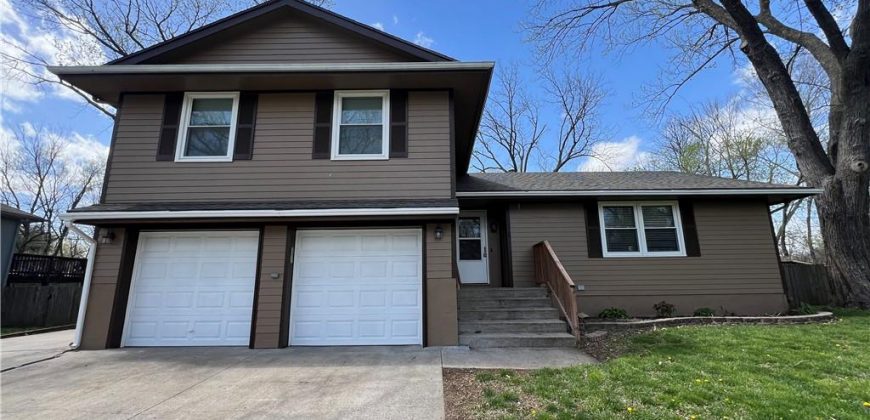 Homes for Sale in Kansas City, MO 64155 | 11018 N Kenwood Avenue