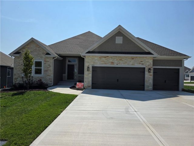 Homes for Sale in Kansas City, MO 64156 | 7001 NE 103rd Street