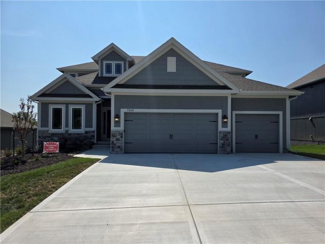 Homes for Sale in Kansas City, MO 64156 | 7009 NE 103rd Street