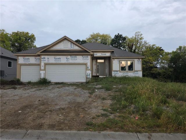 Homes for Sale in Kansas City, MO 64154 | 9430 N Belton Avenue