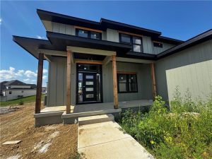 13610-NE-114th-Place-mls-2547205-image-1