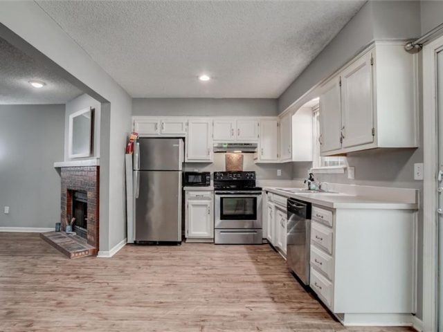 Homes for Sale in Kansas City, MO 64151 | 5516 NW 66th Terrace