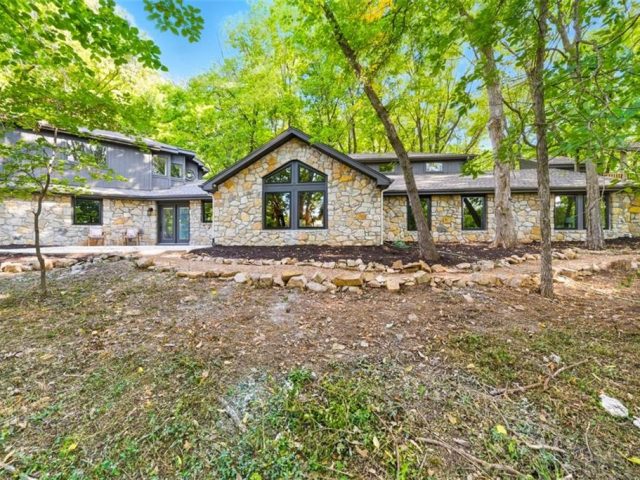 Homes for Sale in Parkville, MO 64152 | 7601 E Forest Lakes Drive