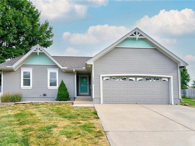 Homes for Sale in Kearney, MO 64060 | 1702  Flintrock Street