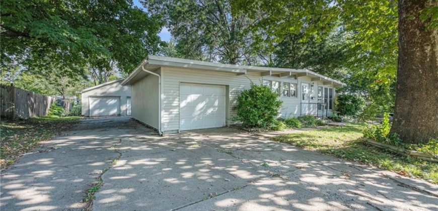 Homes for Sale in Liberty, MO 64068 | 823  Reed Street