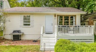 Homes for Sale in Excelsior Springs, MO 64024 | 120  Wildwood Avenue