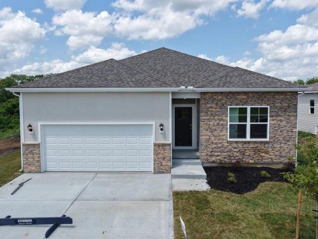 Homes for Sale in Platte City, MO 64079 | 2705  Mercer Lane