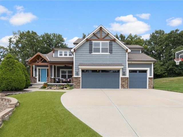 Homes for Sale in Parkville, MO 64152 | 9778  Apple Blossom Lane