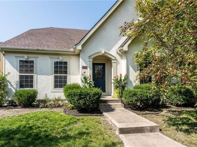 Homes for Sale in Kansas City, MO 64116 | 2906  Gentry Park